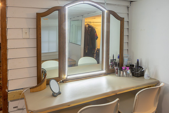 Make up / Dressing Rm.